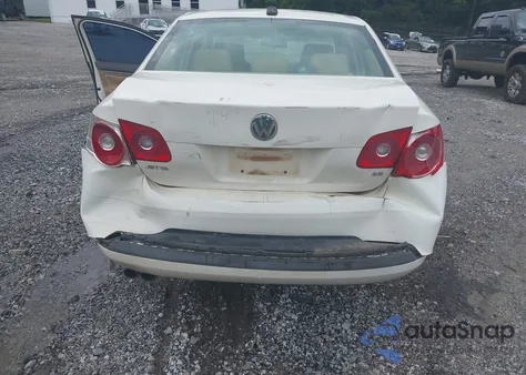 2006 Volkswagen Jetta 2.5 z USA, uszkodzony, nr VIN 3VWDF81K86M657548